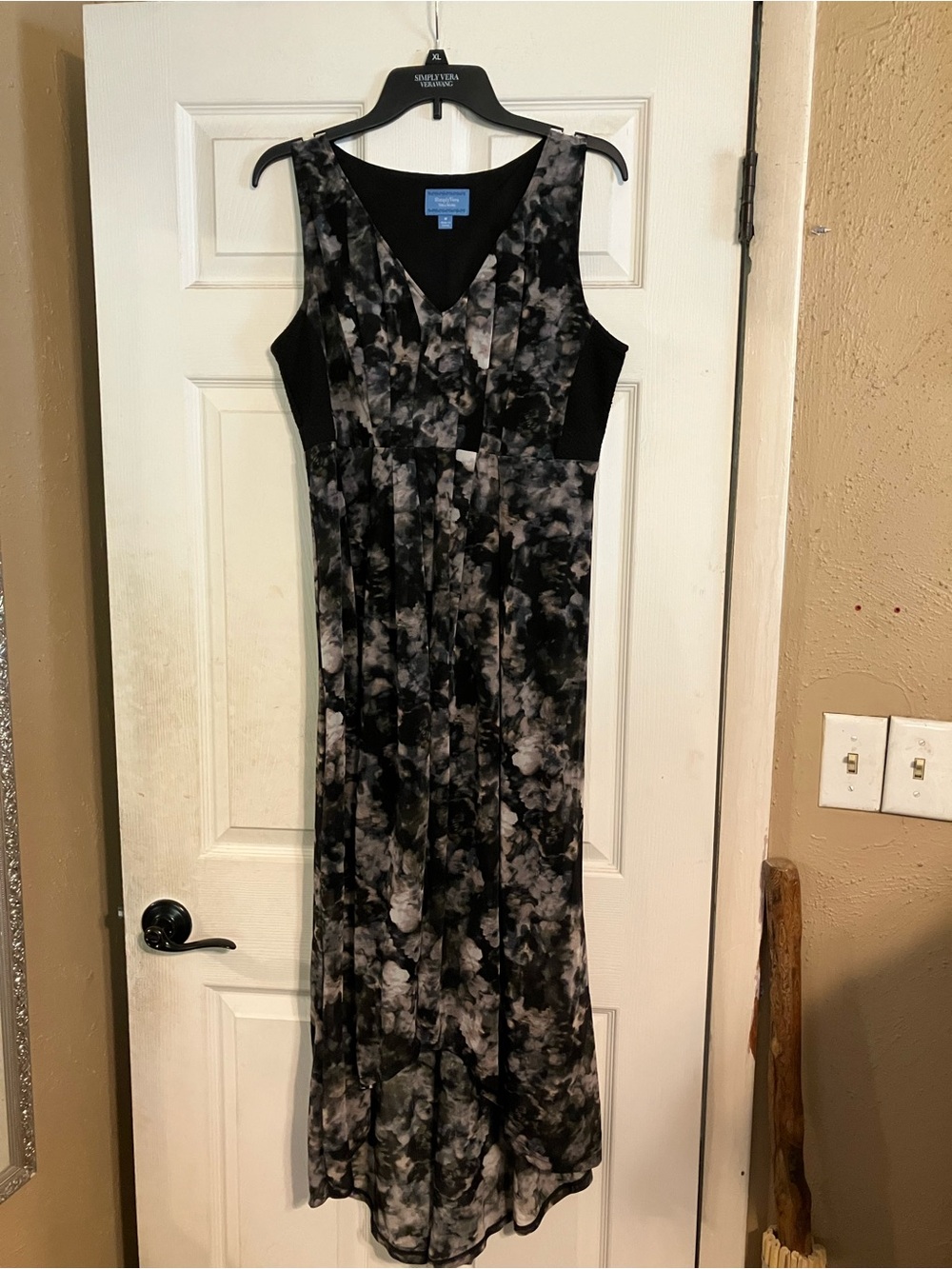 Women’s Simply Vera Wang Black & Gray Floral Maxi Dress Size M Lightweight Flowy